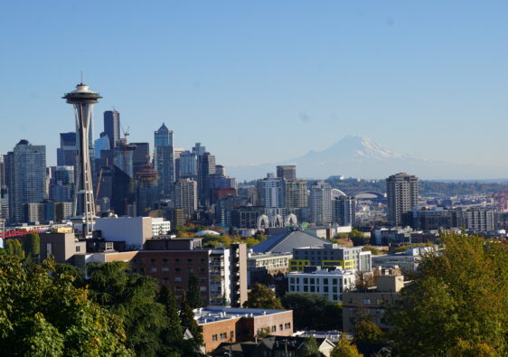 skyline of seattle space needle